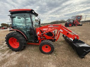 Kioti DK4720 SE HST Cab Compact Tractor
